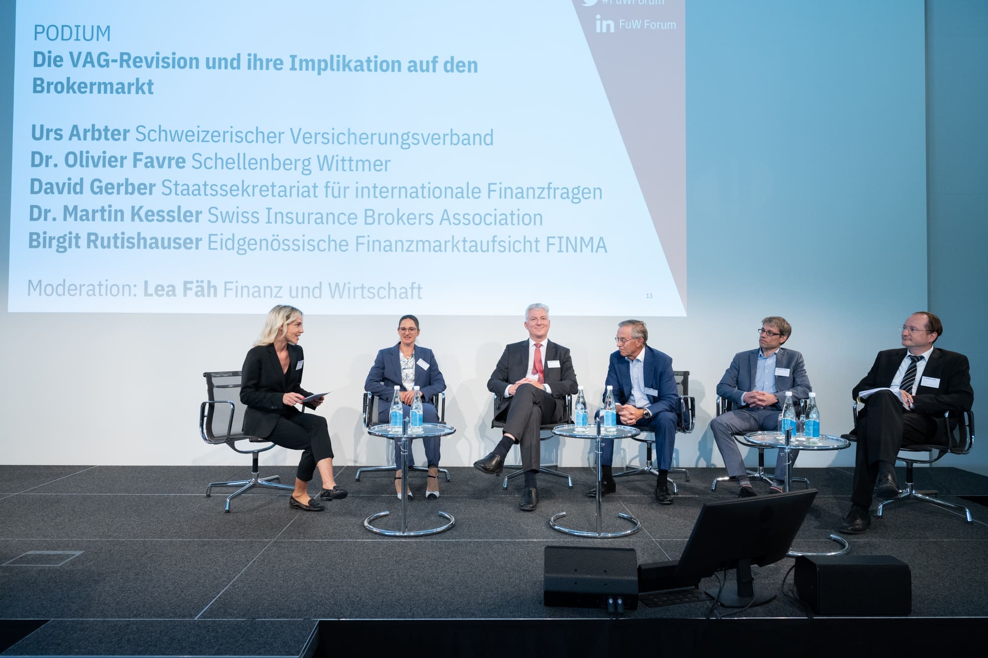 Versicherungsbroker-Forum 2023: v.l.n.r. Linda Fäh, Birgit Rutishauser, Urs Arbter, Dr. Martin Kessler, Dr. Olivier Fabre, David Gerber.